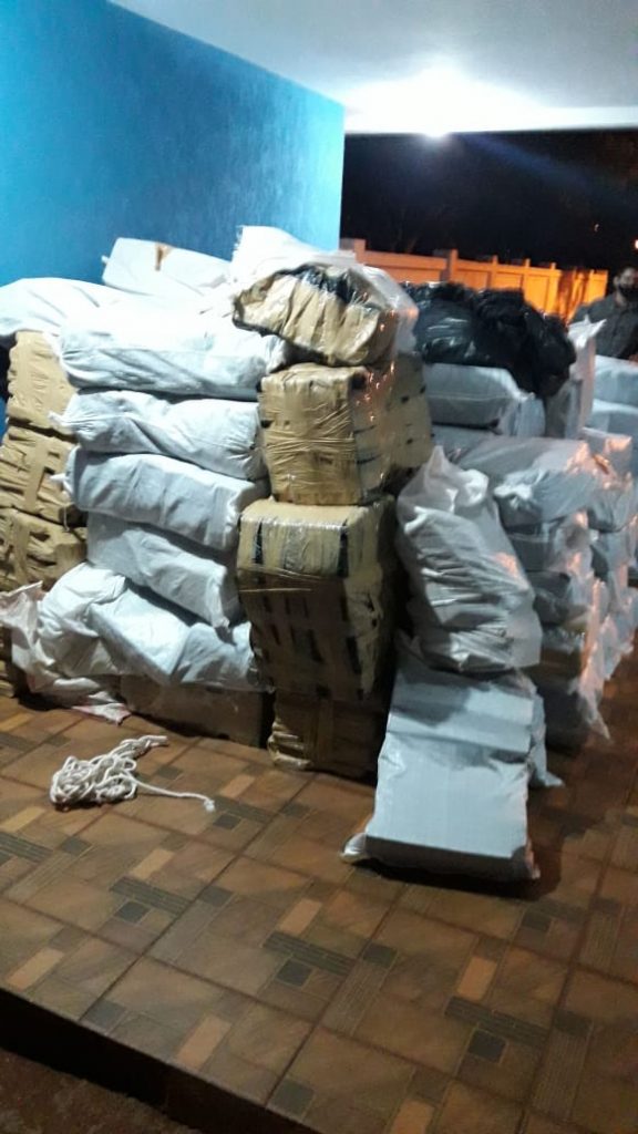 Policia Militar apreende quase cinco toneladas de maconha em caminhão