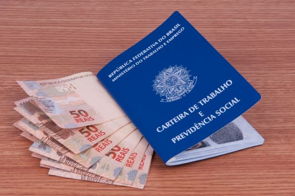 Confira como fica o 13º e as férias de quem teve suspensão ou redução de salários na pandemia