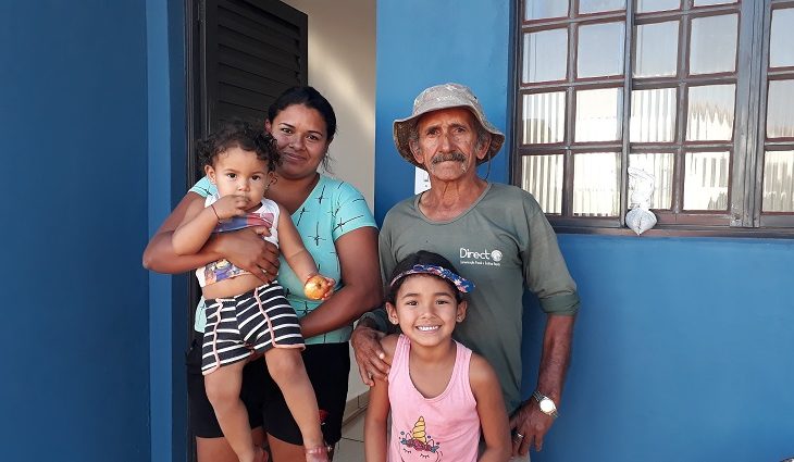 Famílias comemoram vida nova com a entrega de moradias no bom retiro