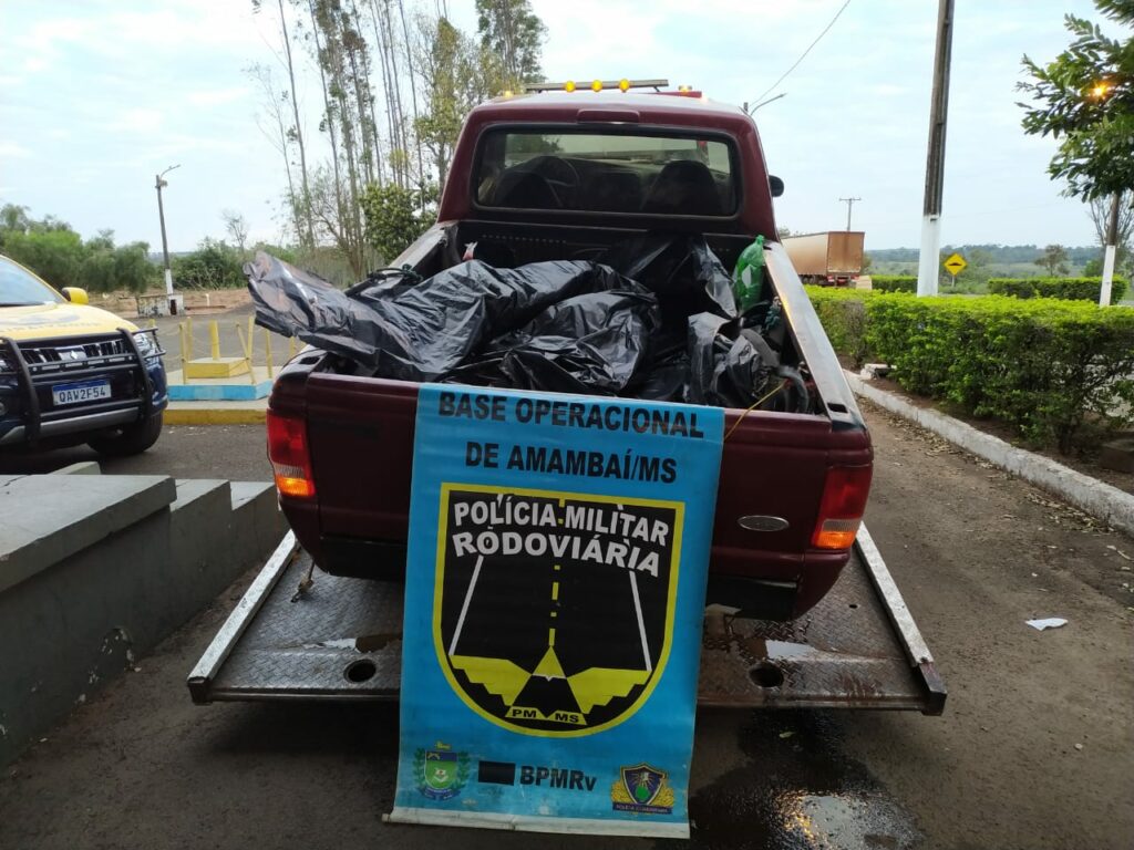 Meia tonelada de droga é apreendida após furo em bloqueio policial Meia tonelada de droga é apreendida após furo em bloqueio policial