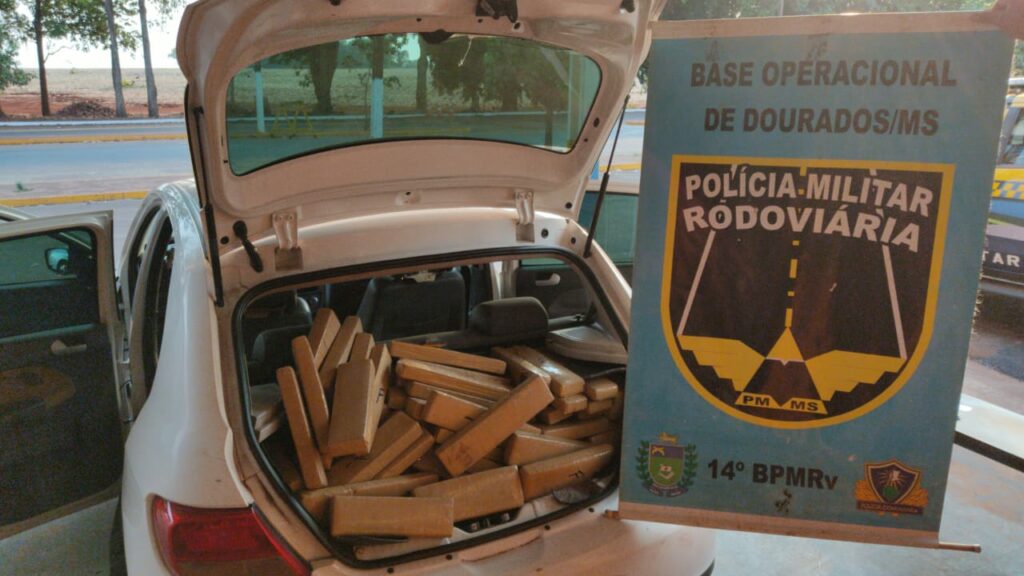 PMR apreende quase 400 kg de maconha após traficante desobedecer ordem de parada