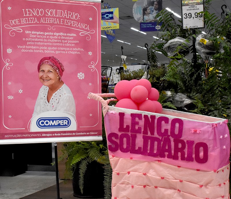 Ministry tailor Smile Outubro Rosa: Comper arrecada lenços para ajudar mulheres com câncer de mama