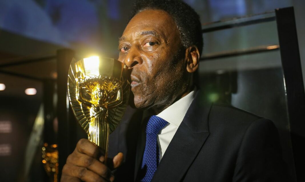 Edson Arantes do Nascimento, o Pelé, completa 80 anos e se mantém como ...