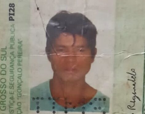 Homem é atropelado por carro de passeio e carreta em Dourados Homem é atropelado por carro de passeio e carreta em Dourados