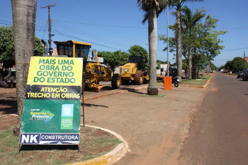 Em Caarapó, Azambuja inaugura indústria com 300 empregos e entrega reforma de escola