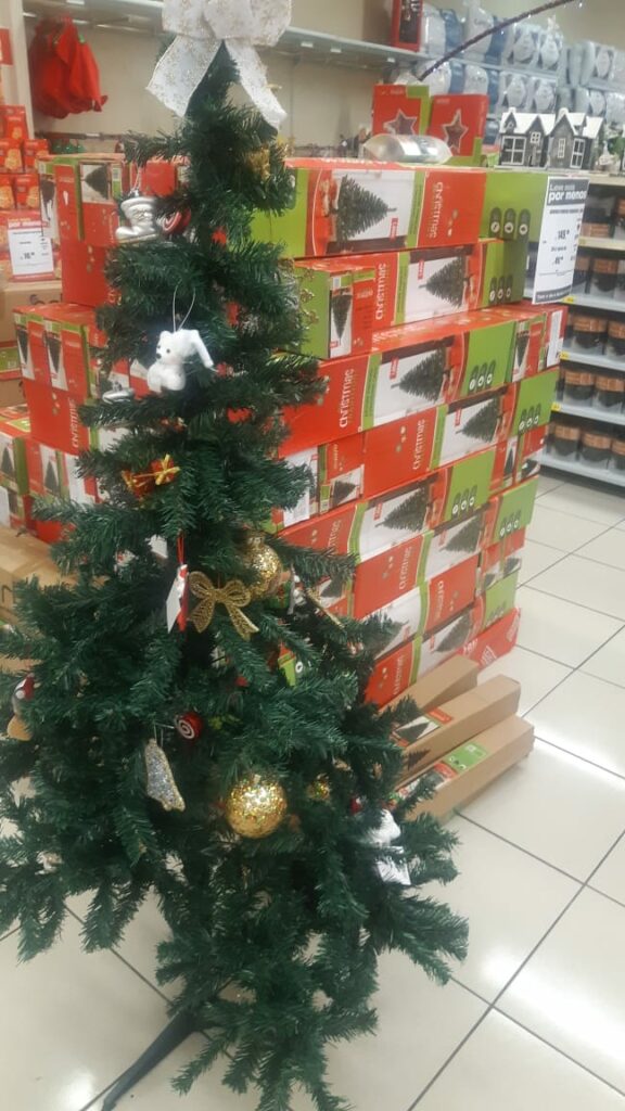 Decoração de Natal simplifica mensagem e leva amor aos lares