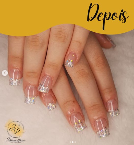 Blindagem de unhas é a nova tendência! Com naturalidade promete deixá-las super fortes e brilhantes