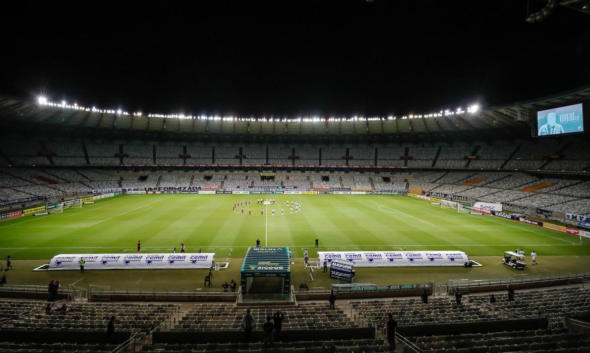 Atlético-mg e flamengo duelam em busca de reabilitação
