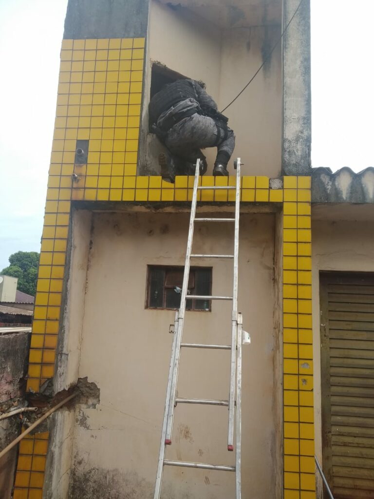 Policias buscam pelo quarto criminoso que furtava comércios em Dourados