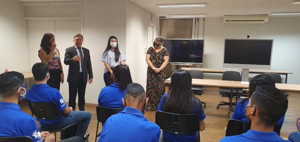 Secretaria de Segurança e Instituto Mirim firmam parceria para empregar 55 adolescentes