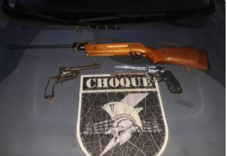 Apreendida arma usada para balear rapaz que acabou perdendo movimento das pernas Apreendida arma usada para balear rapaz que acabou perdendo movimento das pernas