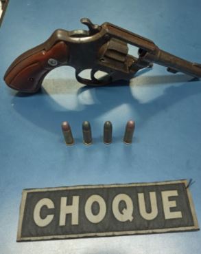 Horas depois de roubo, Choque recupera veículo e prende dupla Horas depois de roubo, Choque recupera veículo e prende dupla