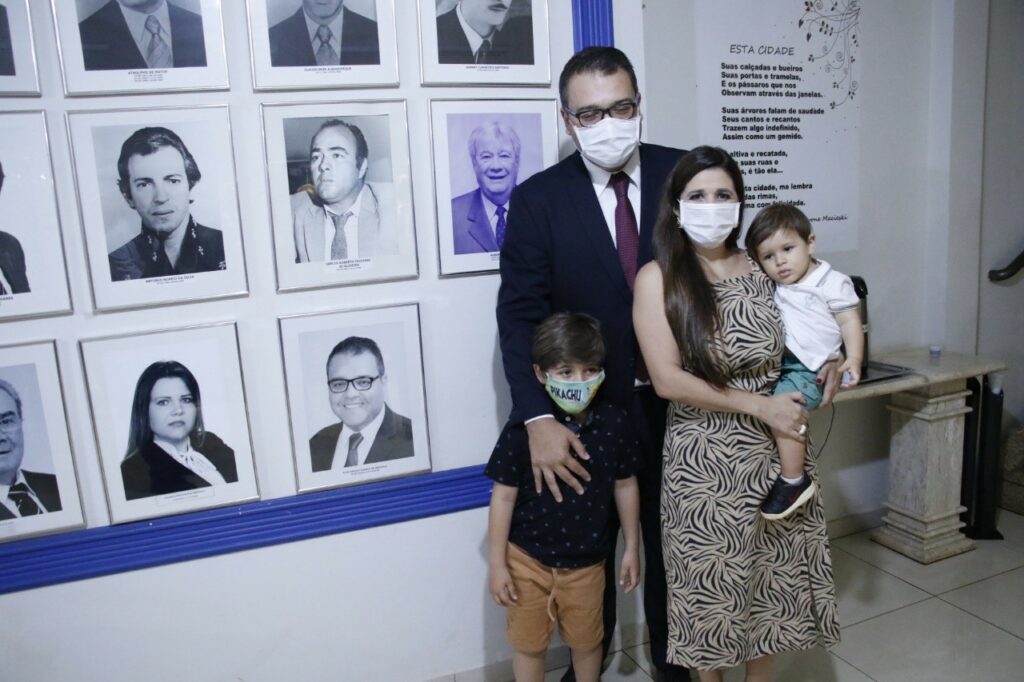 Placa de Alan Guedes é inaugurada na Galeria de Ex-presidentes da Câmara de Dourados Placa de Alan Guedes é inaugurada na Galeria de Ex-presidentes da Câmara de Dourados