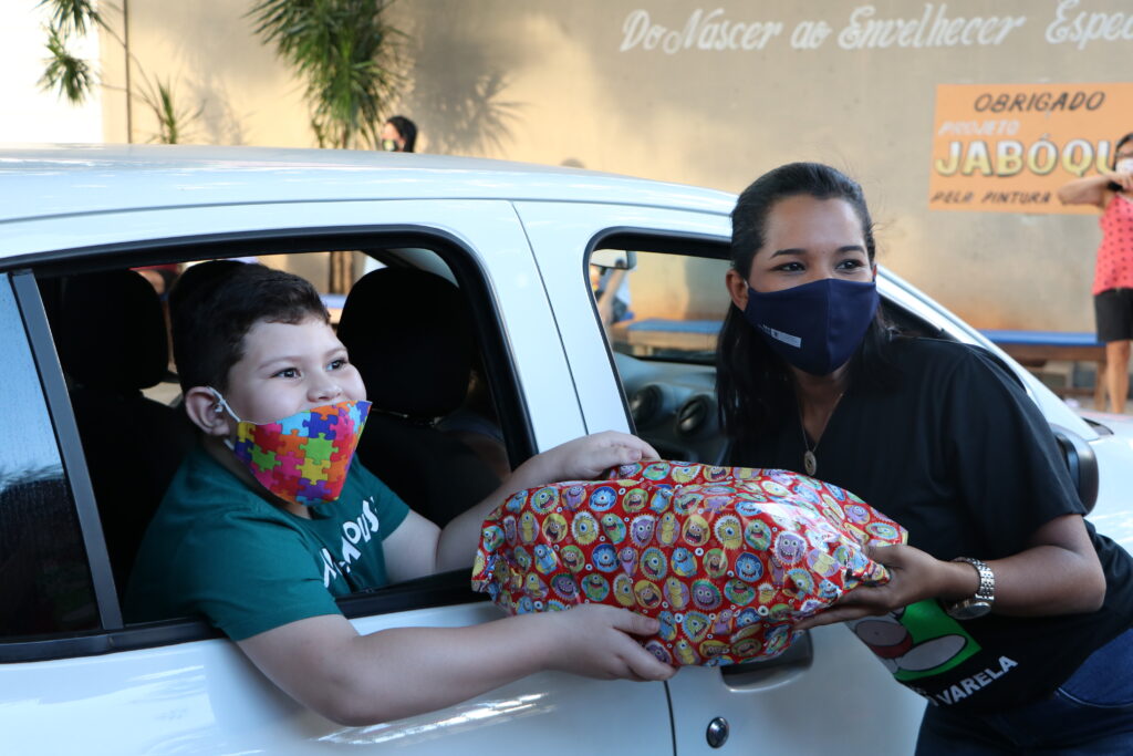 Campanha “Compartilhe o Natal 2020” desperta sorrisos em cerca de 5 mil crianças e adolescentes Campanha “Compartilhe o Natal 2020” desperta sorrisos em cerca de 5 mil crianças e adolescentes