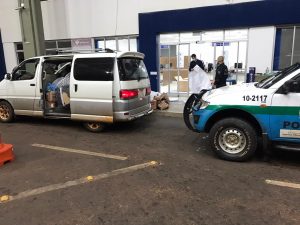 Polícia apreende Van com R$ 1,5 milhão em produtos do Paraguai Polícia apreende Van com R$ 1,5 milhão em produtos do Paraguai