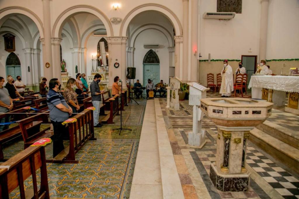 Em Corumbá Missa celebra início dos trabalhos nos poderes Executivo e Legislativo Em Corumbá Missa celebra início dos trabalhos nos poderes Executivo e Legislativo