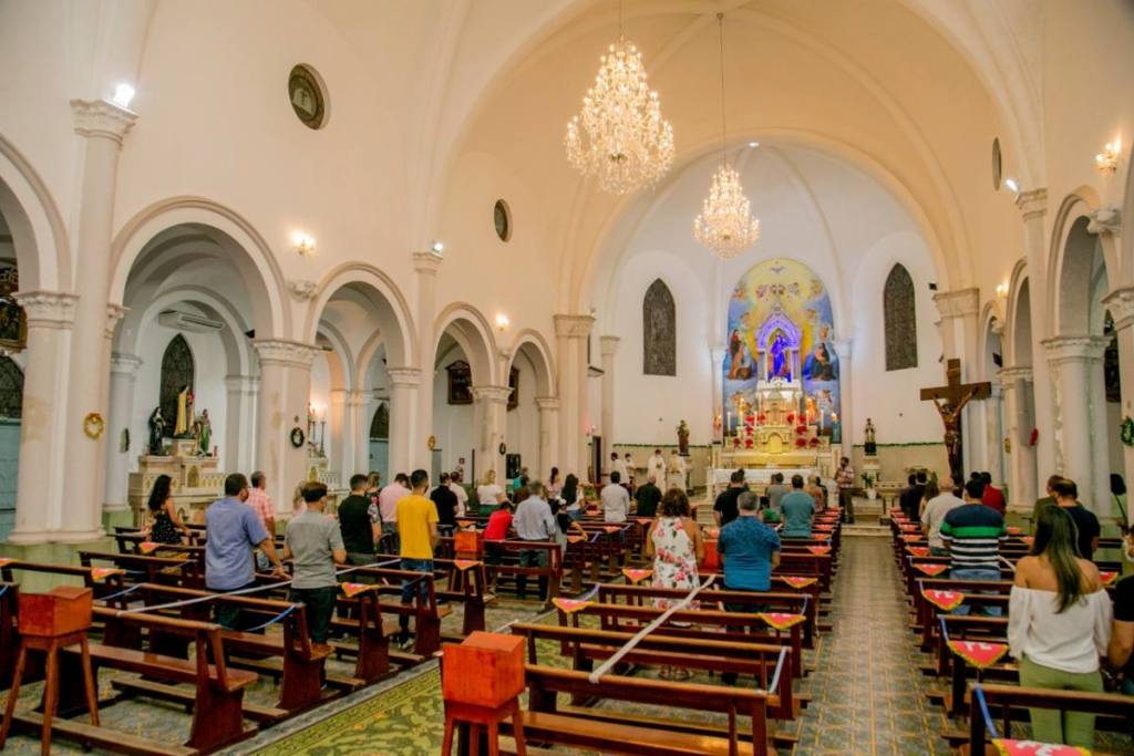 Em Corumbá Missa celebra início dos trabalhos nos poderes Executivo e Legislativo Em Corumbá Missa celebra início dos trabalhos nos poderes Executivo e Legislativo