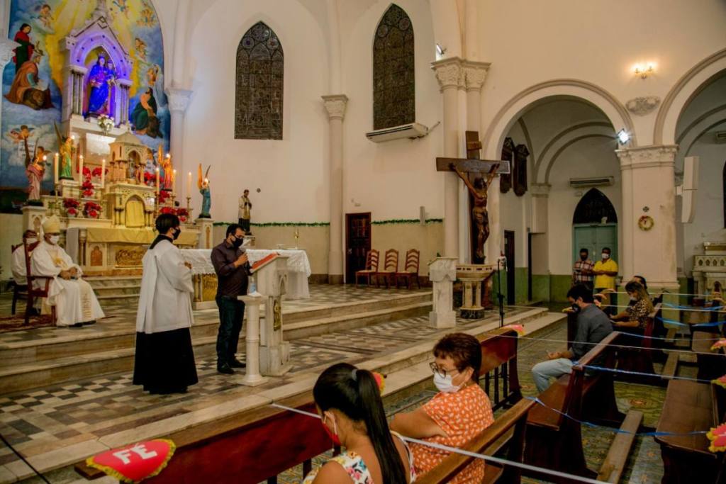 Em Corumbá Missa celebra início dos trabalhos nos poderes Executivo e Legislativo Em Corumbá Missa celebra início dos trabalhos nos poderes Executivo e Legislativo