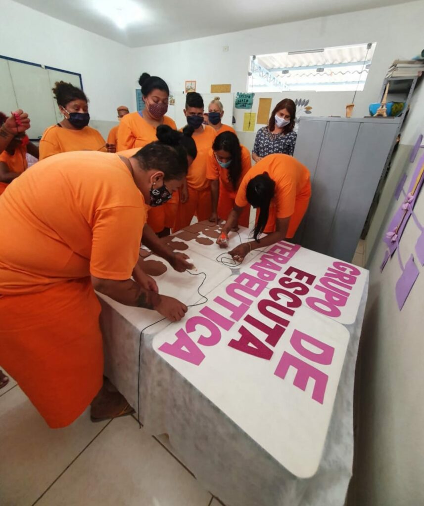 Em Três Lagoas, grupo terapêutico ajuda detentas no crescimento pessoal e resolução de problemas Em Três Lagoas, grupo terapêutico ajuda detentas no crescimento pessoal e resolução de problemas