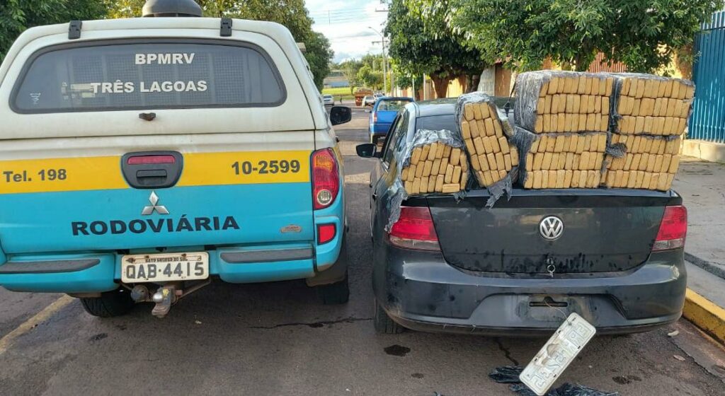 Traficante é preso com carro cheio de maconha que seria levado para o estado de SP Traficante é preso com carro cheio de maconha que seria levado para o estado de SP