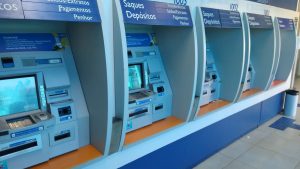 Casal é detido por suspeita de furto de envelopes de caixas eletrônicos em cidade de MS