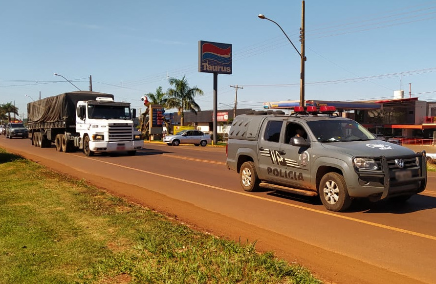 Mais de 20 toneladas de maconha estavam escondidas em carga de milho com destino ao Paraná