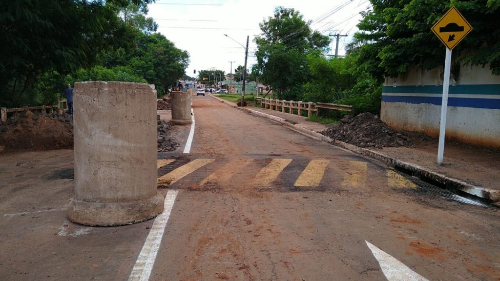 Liberado o trânsito em ponte sobre o córrego Lagoa na Avenida Panambi Vera
