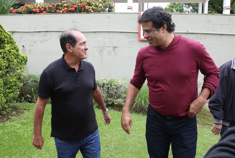 Com título longe, São Paulo demite Fernando Diniz após nova derrota