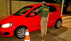 Novo toque de recolher inicia com fechamento de bares e dispersão de pessoas