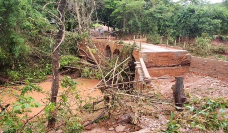 Mara Caseiro consegue ajuda do Estado para estragos causados pela chuva em Corguinho