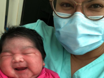 Mulher dá à luz bebê com quase cinco quilos em parto normal em cidade de MS Mulher dá à luz bebê com quase cinco quilos em parto normal em cidade de MS