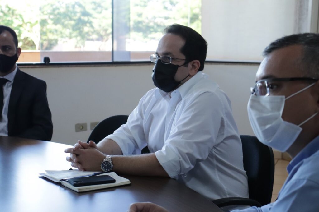 Secretários recebem direção sindical para debater demandas da Enfermagem Secretários recebem direção sindical para debater demandas da Enfermagem