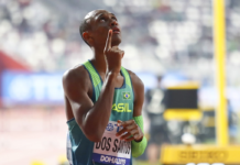 Alison dos Santos quebra recorde mundial dos 400m com barreiras