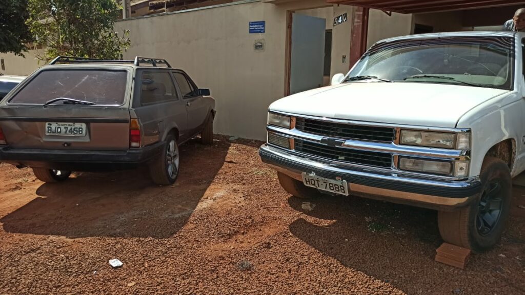 Mais droga: Defron fecha entreposto e pega 3 ton de maconha em bairro de Dourados Mais droga: Defron fecha entreposto e pega 3 ton de maconha em bairro de Dourados