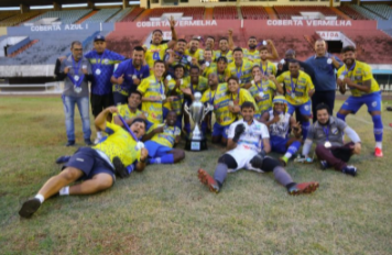 Com vitória, Costa Rica recebe taça de campeão 2021 e faz a festa em casa