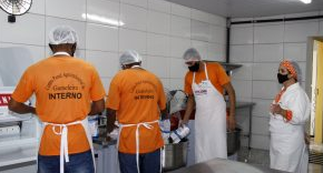 Ressocialização e geração de renda: panificadora do Presídio da Gameleira entra em funcionamento Ressocialização e geração de renda: panificadora do Presídio da Gameleira entra em funcionamento