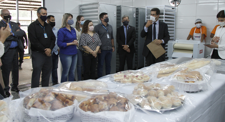 Ressocialização e geração de renda: panificadora do Presídio da Gameleira entra em funcionamento Ressocialização e geração de renda: panificadora do Presídio da Gameleira entra em funcionamento