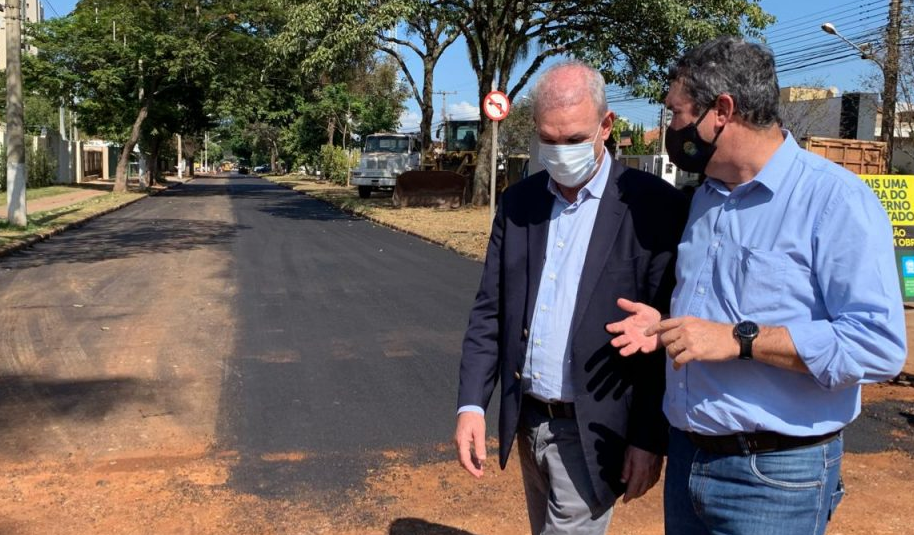 Riedel acompanha obras em Dourados, com lideranças e ouve demandas da população Riedel acompanha obras em Dourados, com lideranças e ouve demandas da população