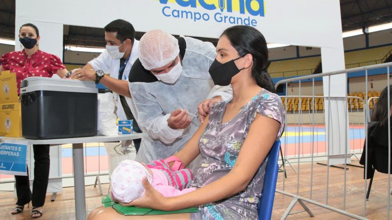 Alívio e emoção marca dia de Vacina para gestantes e puérperas