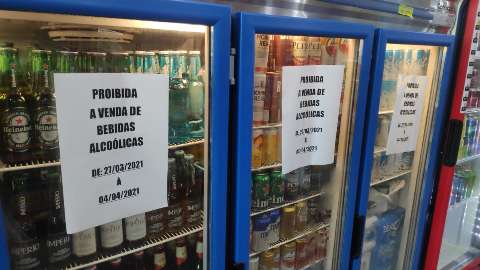 'Lockdown' decreta lei seca que pode proibir venda até a mercados da Capital e 42 municípios 'Lockdown' decreta lei seca que pode proibir venda até a mercados da Capital e 42 municípios