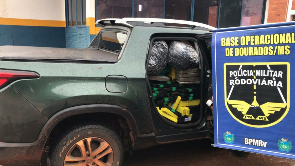 PMR apreende mais de 3 toneladas de drogas e recupera dois veículos roubados em MS