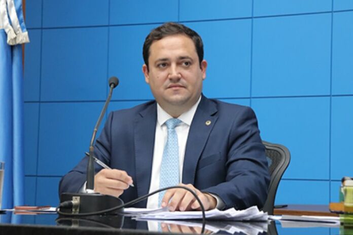 ALEMS-MARCIO-FERNANDES-CREDITO-LUCIANA-NASSAR-ALEMS