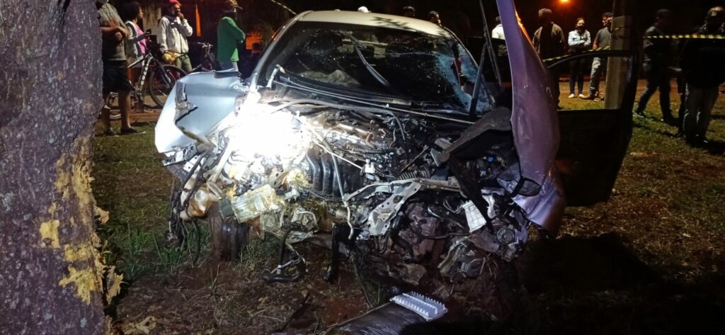 Moto entregador morre após ser atingido por veículo que estaria praticando racha