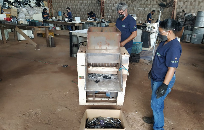 Celulares apreendidos em presídios da Capital são entregues às escolas estaduais Celulares apreendidos em presídios da Capital são entregues às escolas estaduais