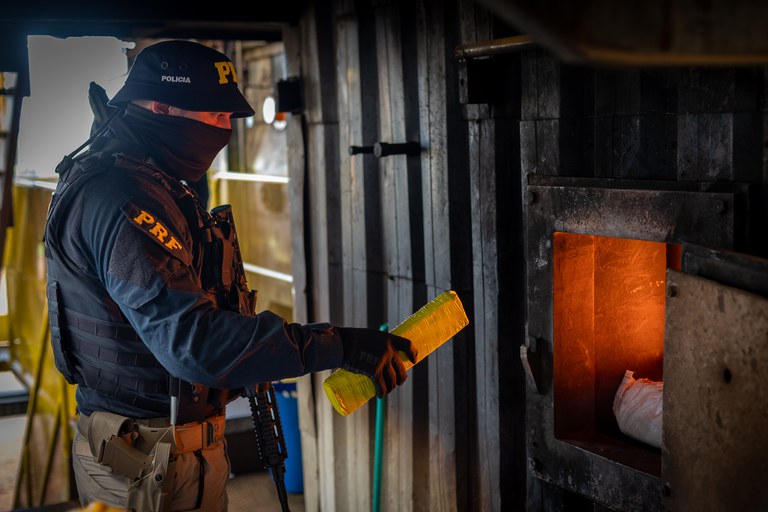 Federais incineram 23,5 toneladas de drogas em Mato Grosso do Sul