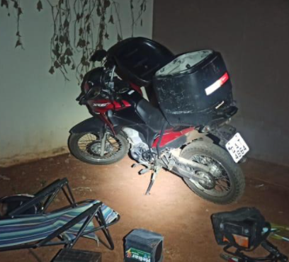 Após roubo, Choque recupera moto e fecha ponto de venda de drogas