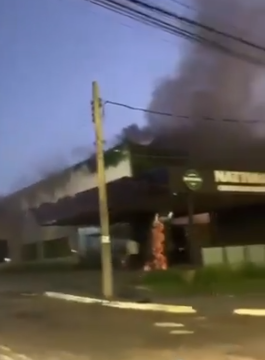 Bombeiros são acionados para incêndio em churrascaria na Avenida Afonso Pena Bombeiros são acionados para incêndio em churrascaria na Avenida Afonso Pena