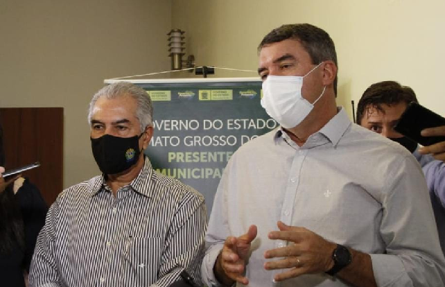 Com foco na continuidade de importantes obras, Reinaldo e Riedel reunem-se com prefeitos