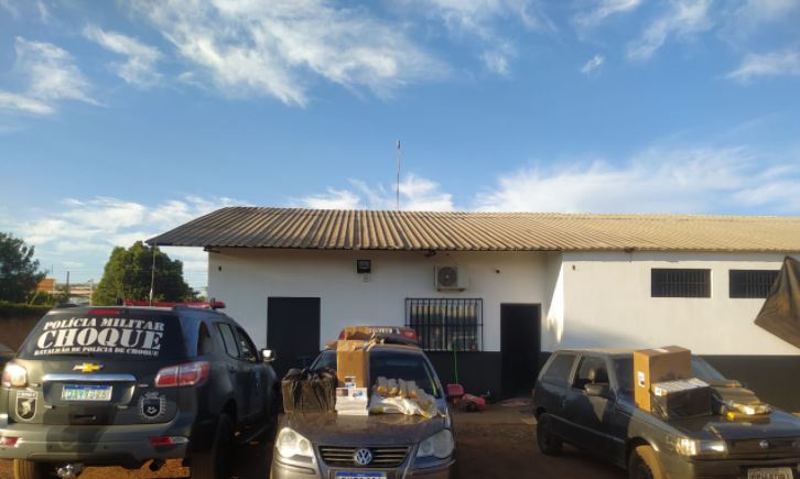 Ação conjunta apreende arma, entorpecentes, cigarros e notas falsas na Capital