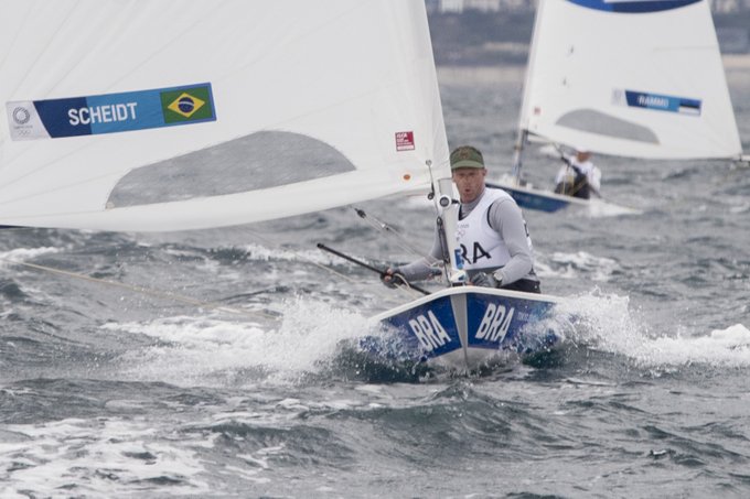 Brasileiras da Vela sobem para 3º lugar na classe 49erFX em Tóquio